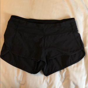 Size 6 lululemon shorts